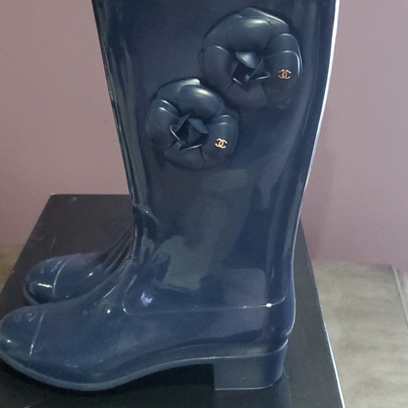 Guaranteed Authentic Chanel Rainboots (blue) - Picture 5 of 9